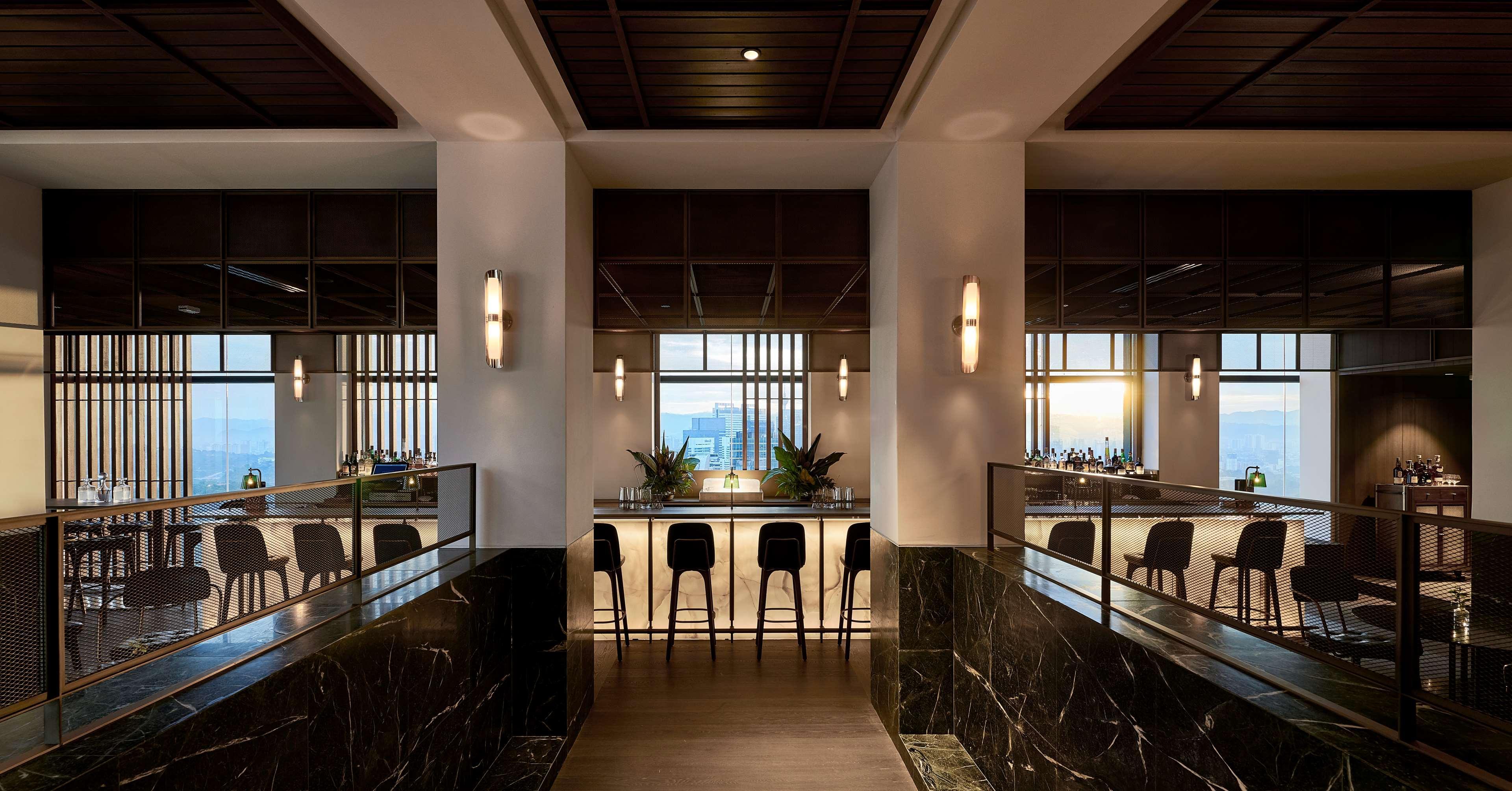 Alila Bangsar Kuala Lumpur Hotel Ngoại thất bức ảnh The bar at the 19th floor