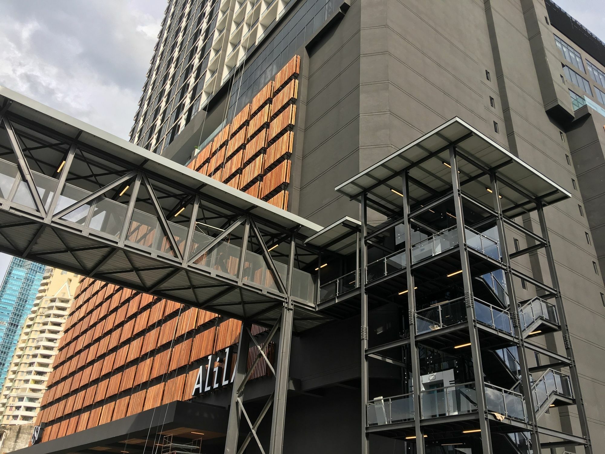 Alila Bangsar Kuala Lumpur Hotel Ngoại thất bức ảnh The building's facade