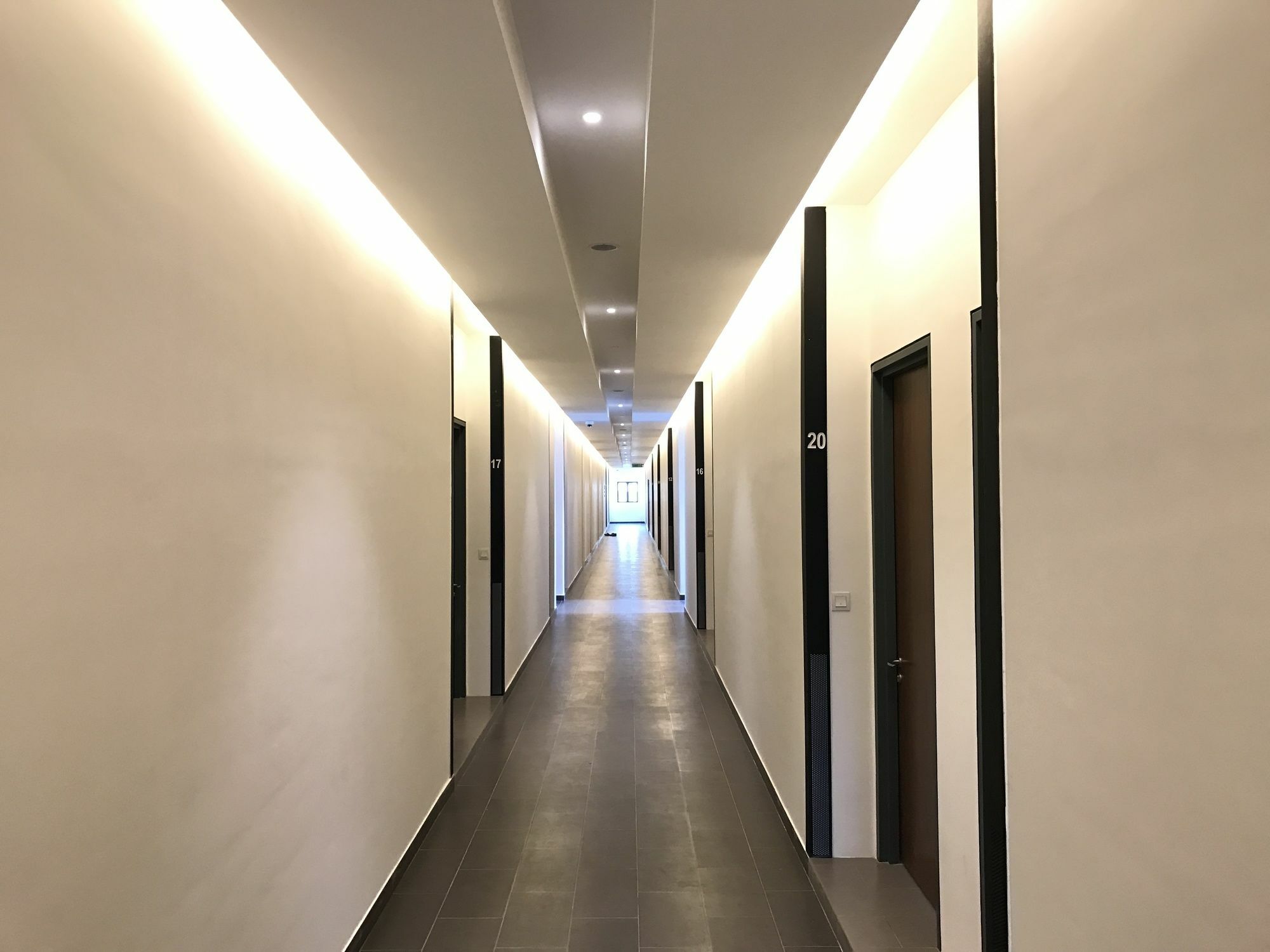 Alila Bangsar Kuala Lumpur Hotel Ngoại thất bức ảnh A corridor in the new building
